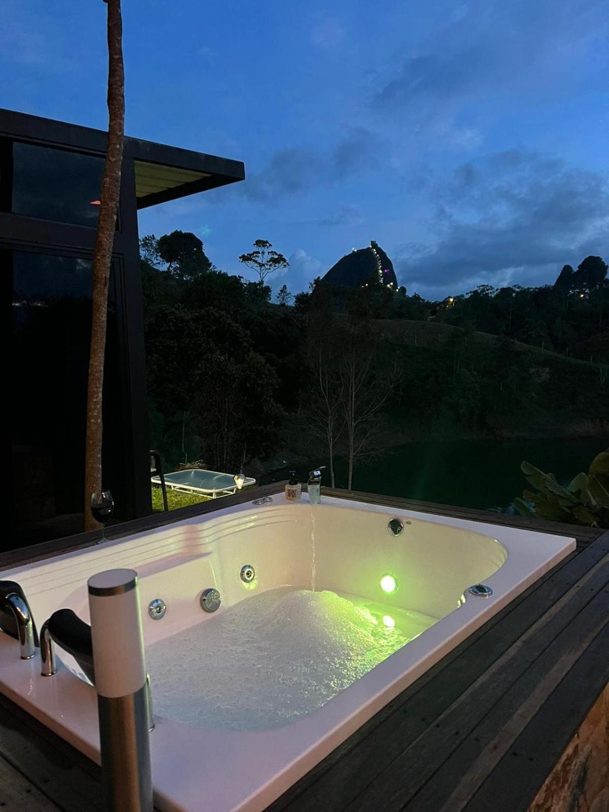 Sin Prisa "Not Rush" Cabana Preciosa! Con Jacuzzi, Vista Y Acceso Directo Al Embalse, Vista A La Piedra , Deporte Acuatico Paddle Board And Breakfast Incluidos ! Imperdible Guatapé Exterior foto