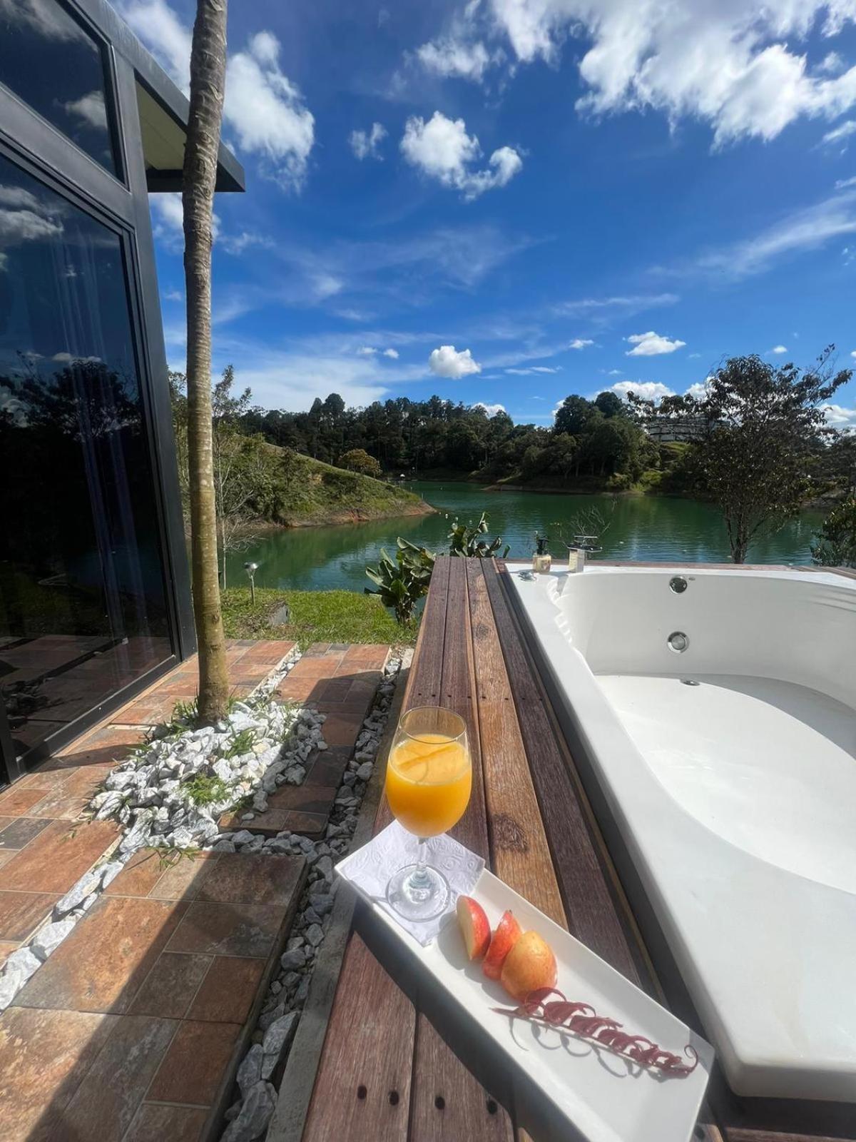 Sin Prisa "Not Rush" Cabana Preciosa! Con Jacuzzi, Vista Y Acceso Directo Al Embalse, Vista A La Piedra , Deporte Acuatico Paddle Board And Breakfast Incluidos ! Imperdible Guatapé Exterior foto